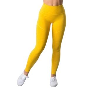 Alphalete Women’s Revival R6 Yellow High-Waisted  Leggings  Sz M‎